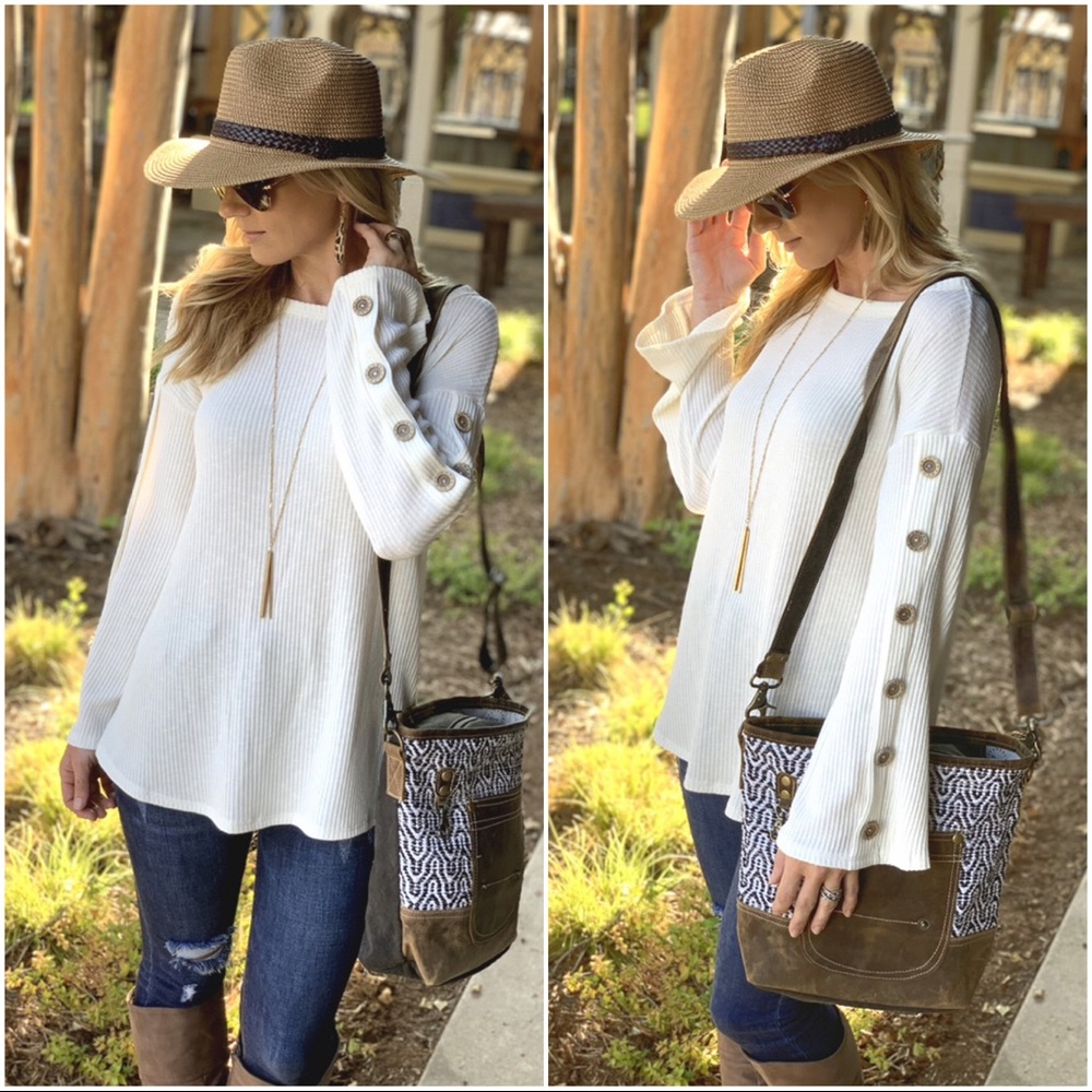 ✨LAST 1✨Cream button trim sleeve ribbed knit tunic - Picture 2 of 3